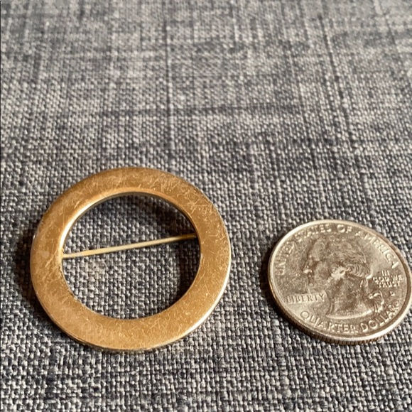 Monet Gold tone Circle Brooch - Picture 2 of 4